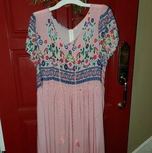 Light summer dress, lose fitting sleves